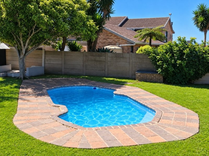 3 Bedroom Property for Sale in Wavecrest Eastern Cape